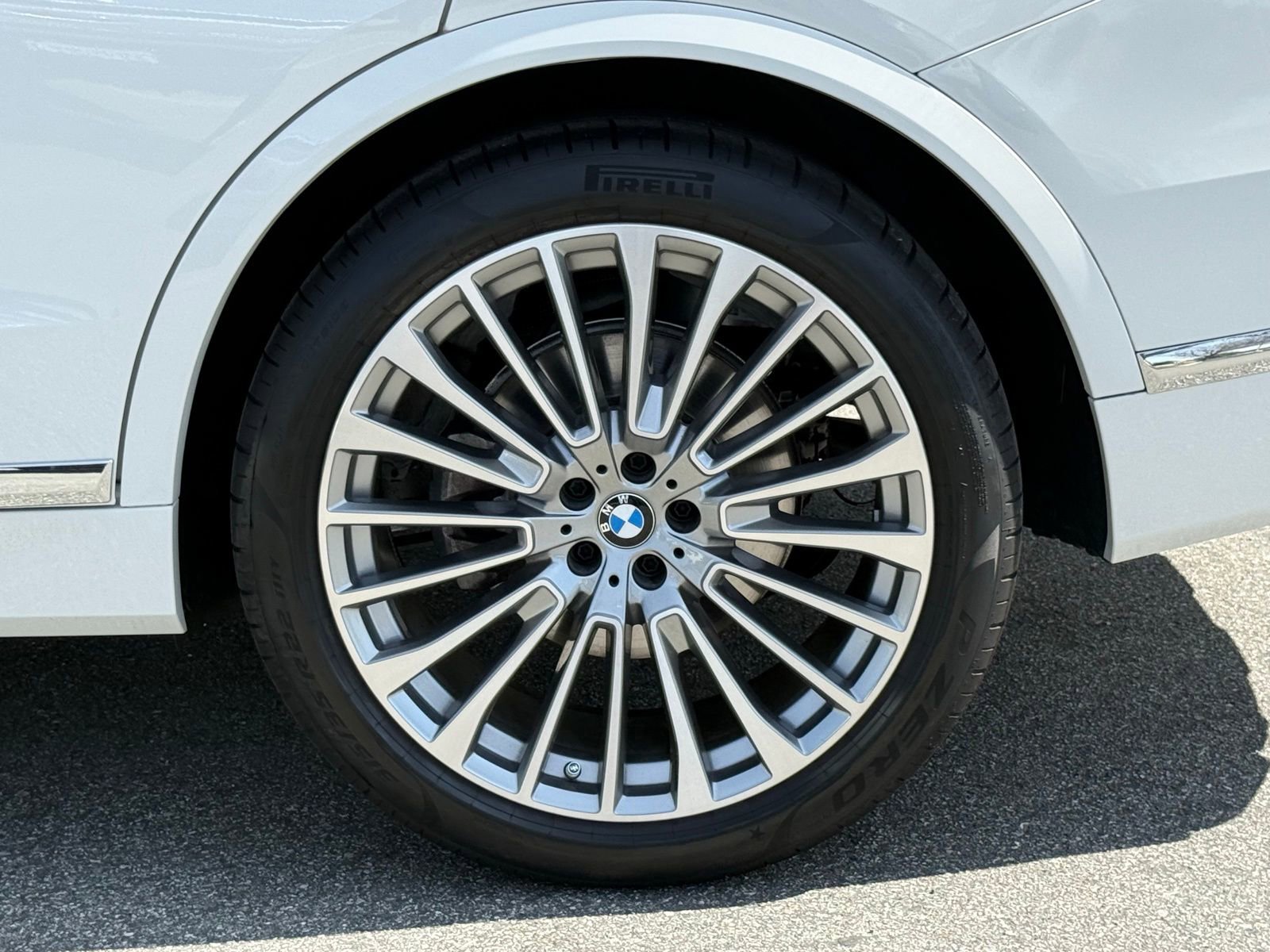 Used 2026 BMW X7 xDrive40i image 17