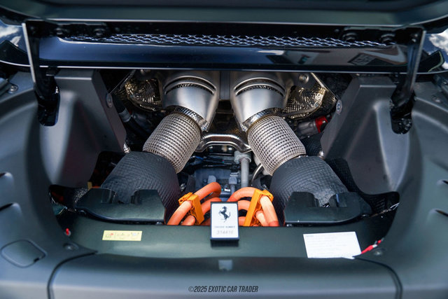 Used 2025 Ferrari 296 GTS RWD image 23