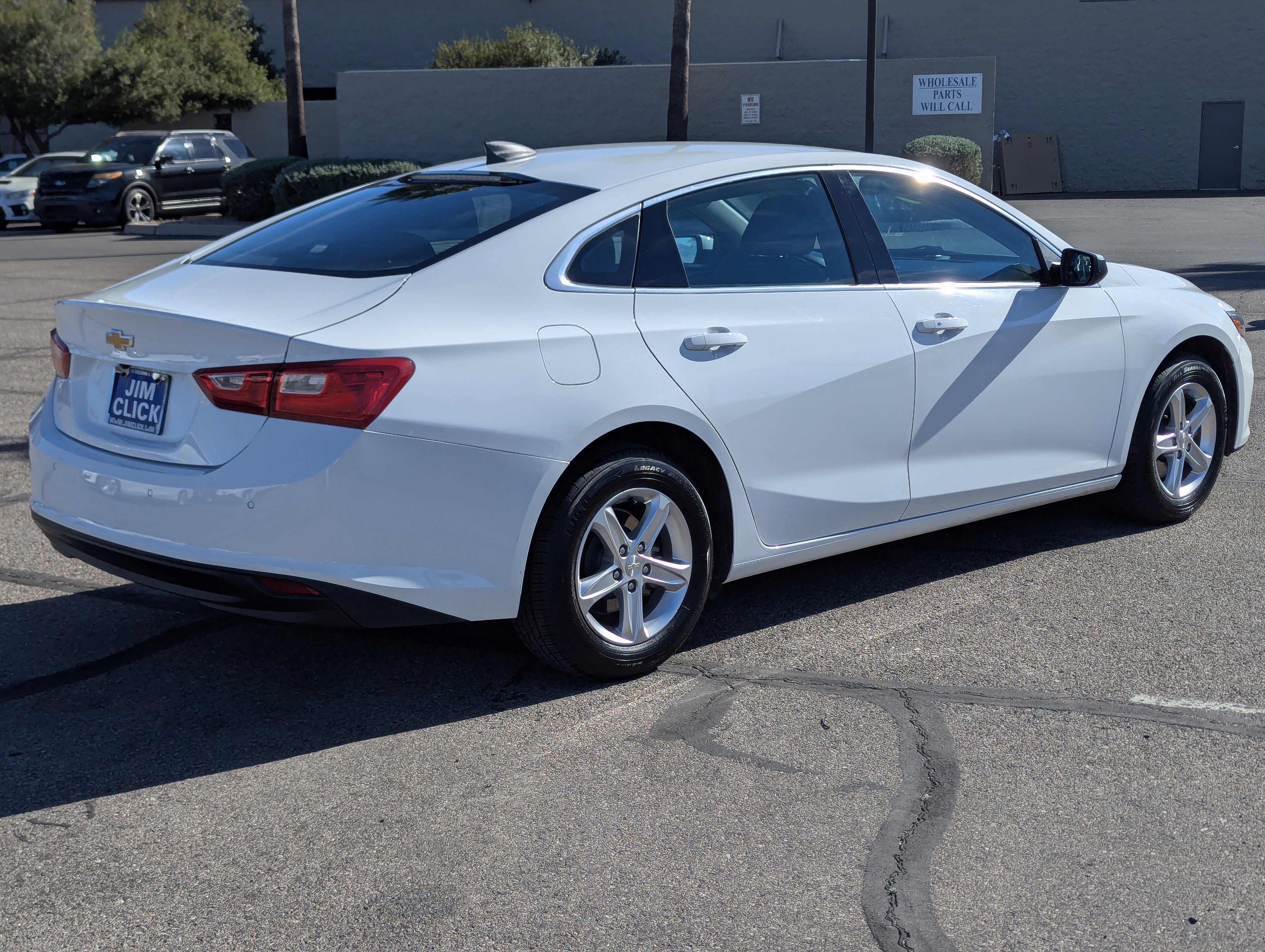 Used 2022 Chevrolet Malibu LS w/ Driver Confidence Package II image 2