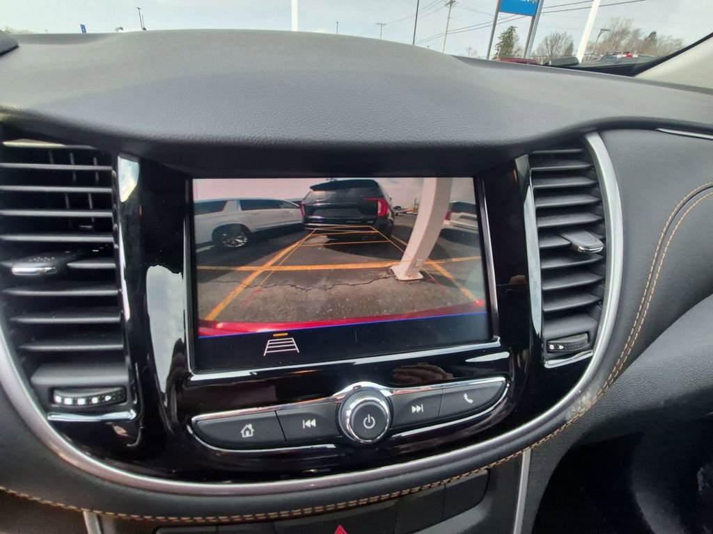 Used 2022 Chevrolet Trax LT w/ LT Convenience Package image 18