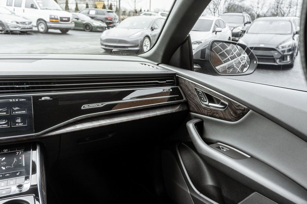 Used 2019 Audi Q8 Premium image 14