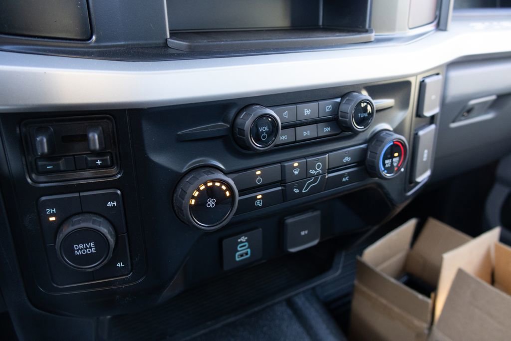 New 2024 Ford F550 4x4 Regular Cab Super Duty image 31