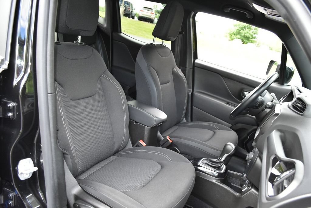 Used 2022 Jeep Renegade Altitude w/ Convenience Group AWD/4WD image 25