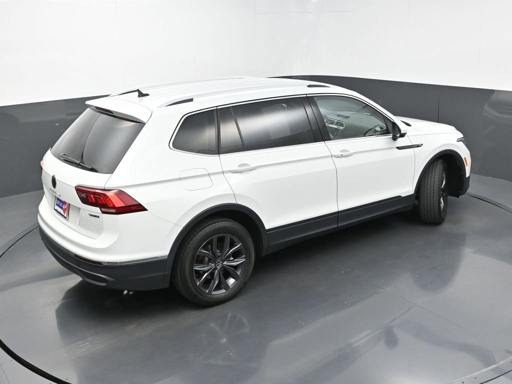 Used 2024 Volkswagen Tiguan SE image 33
