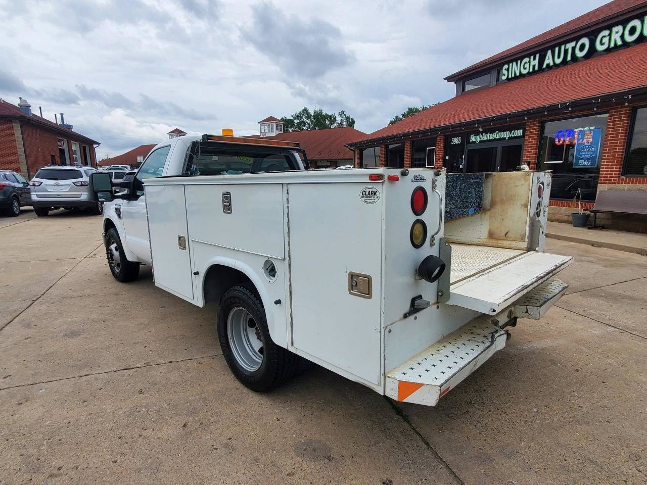 Used 2009 Ford F350 XL RWD image 6