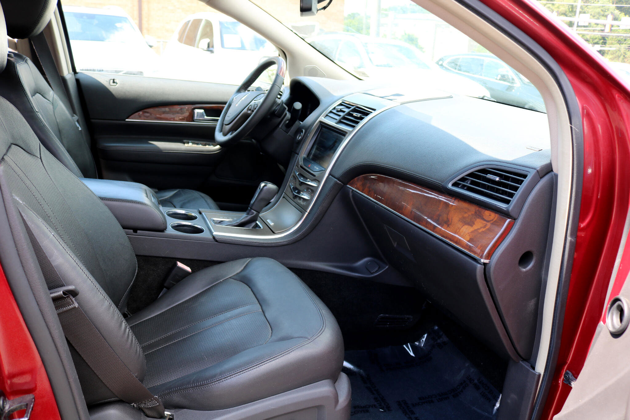 Used 2015 Lincoln MKX FWD w/ Walnut Swirl Wood Package image 43