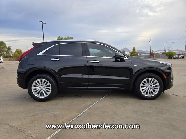 Used 2024 Cadillac XT4 Luxury w/ Cold Weather Package FWD image 7
