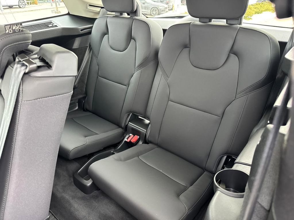 Used 2026 Volvo XC90 B6 Plus w/ Protection Package Premier image 10