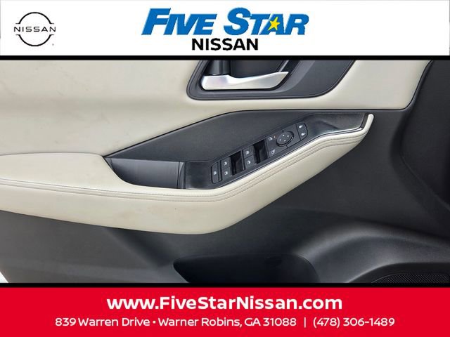 Used 2025 Nissan Rogue SV image 29