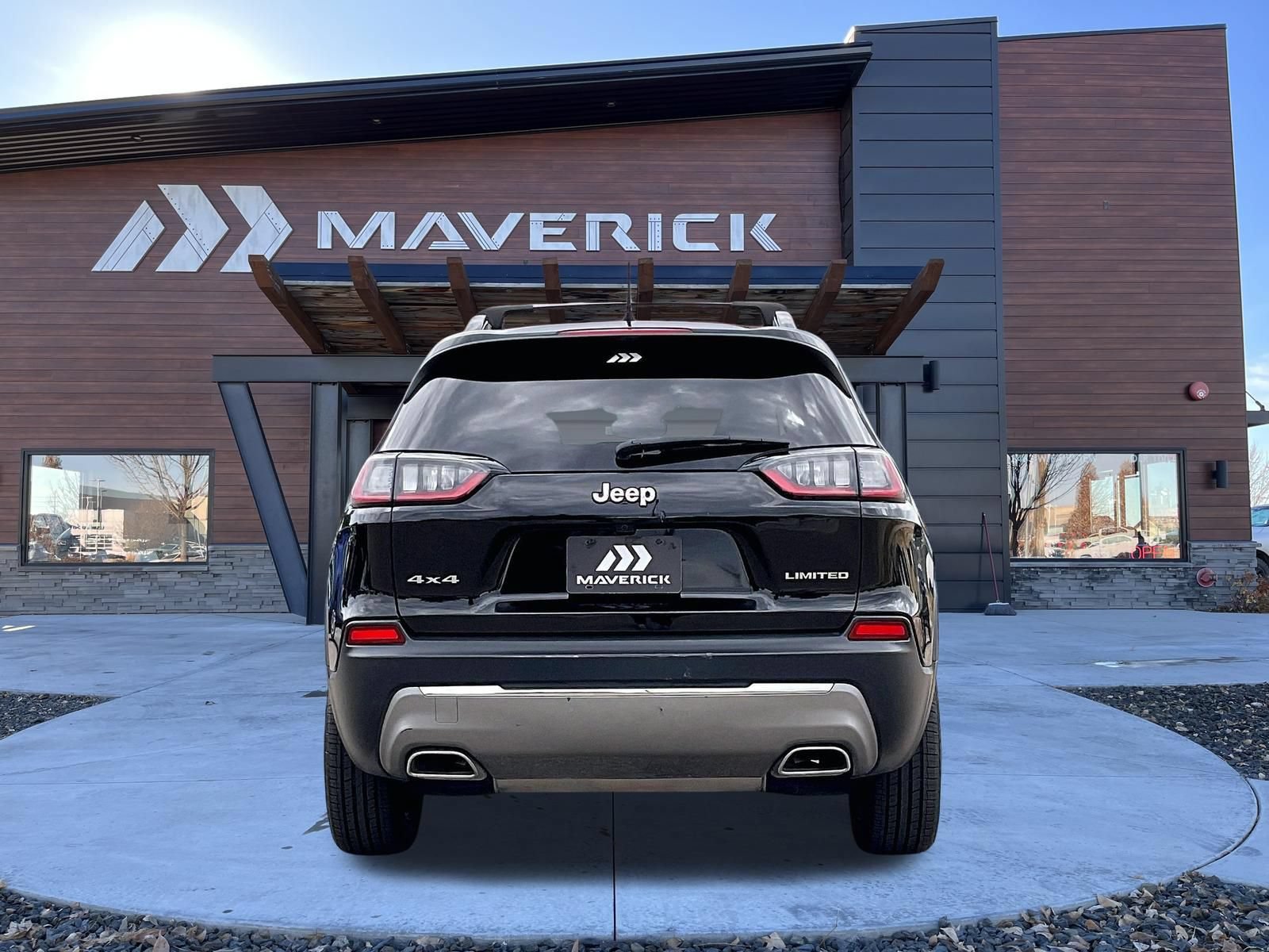 Used 2022 Jeep Cherokee Limited w/ Mopar Interior Package AWD/4WD image 7