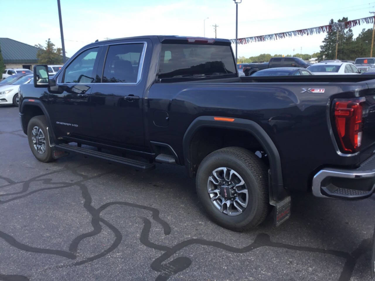 Used 2025 GMC Sierra 2500 SLE w/ SLE Value Package; image 6