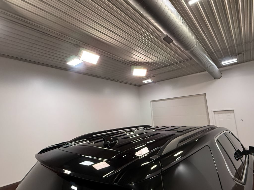 Used 2023 Chevrolet Traverse LT AWD/4WD image 44