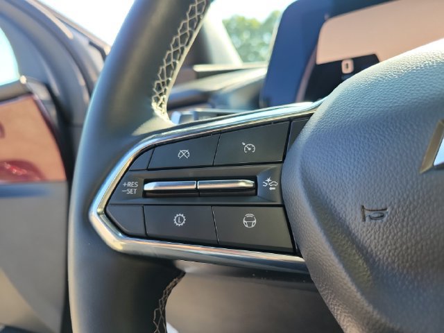 Used 2025 Chevrolet Traverse Z71 w/ Enhanced Driving Package AWD/4WD image 21
