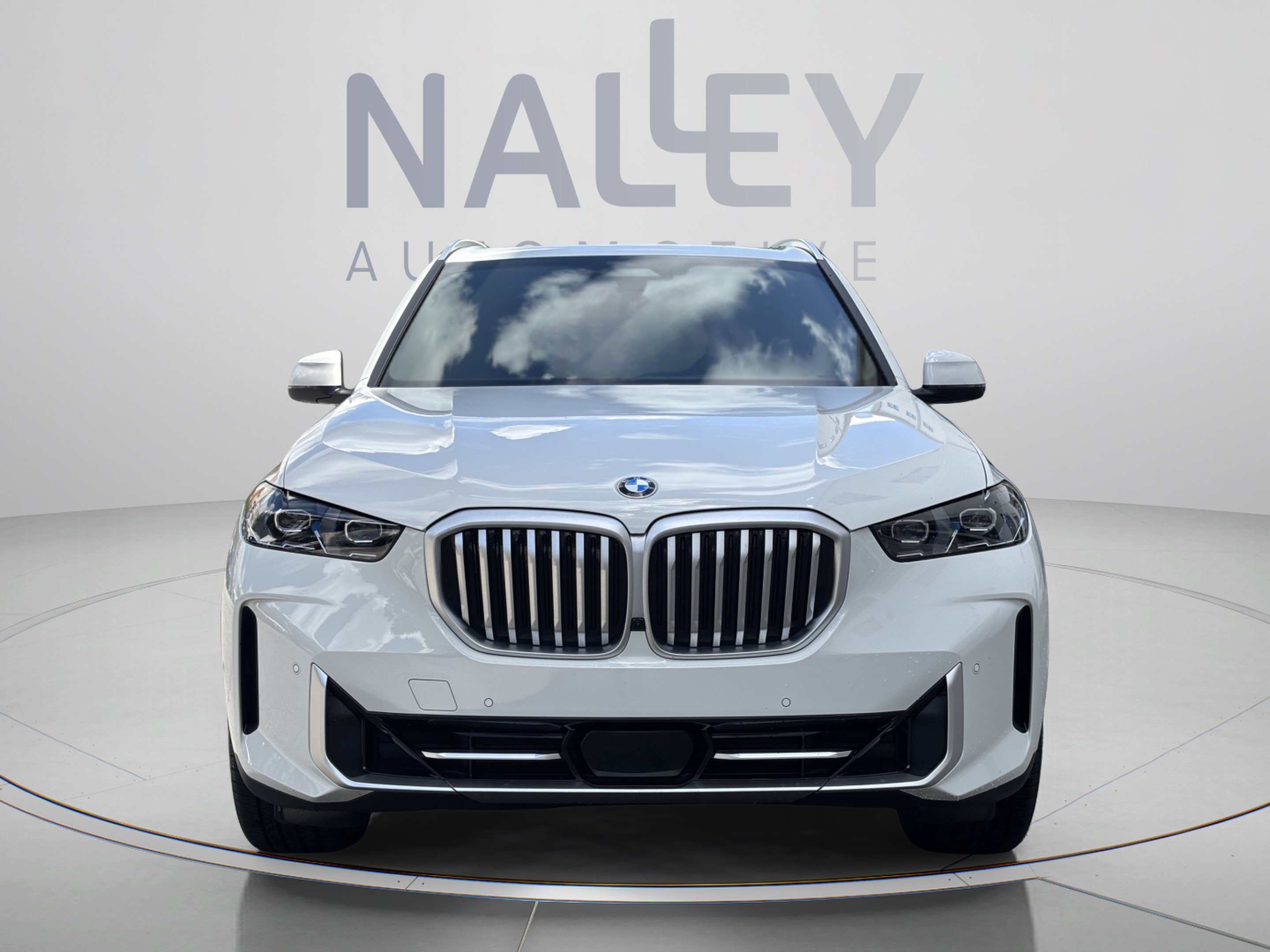 Used 2025 BMW X5 xDrive40i w/ Executive Package AWD/4WD image 6