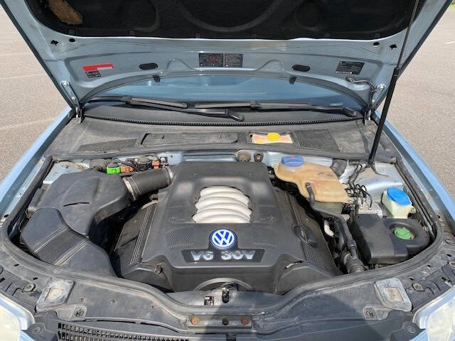 Used 2002 Volkswagen Passat GLX image 3