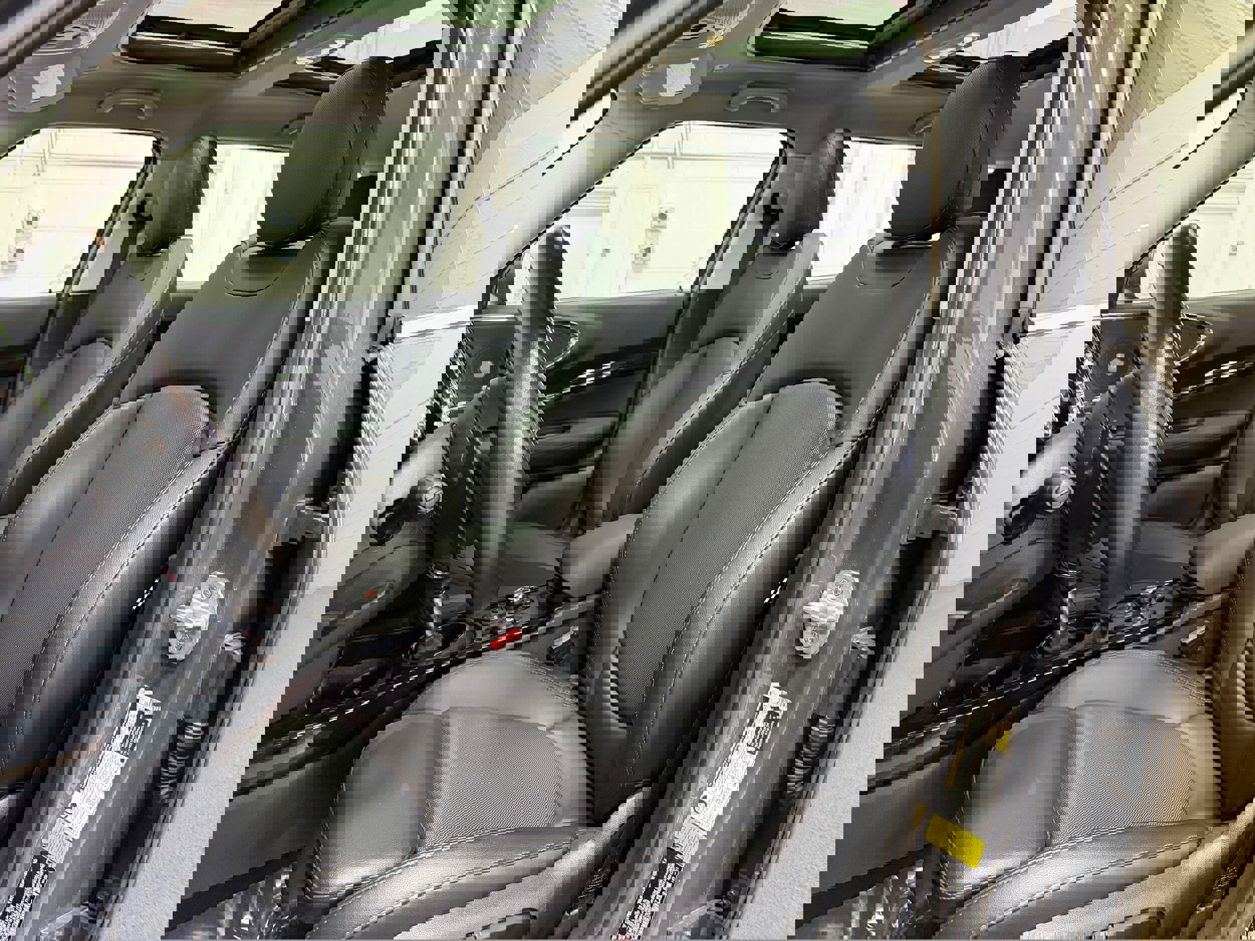 Used 2019 MINI Cooper Clubman S w/ Premium Package image 9