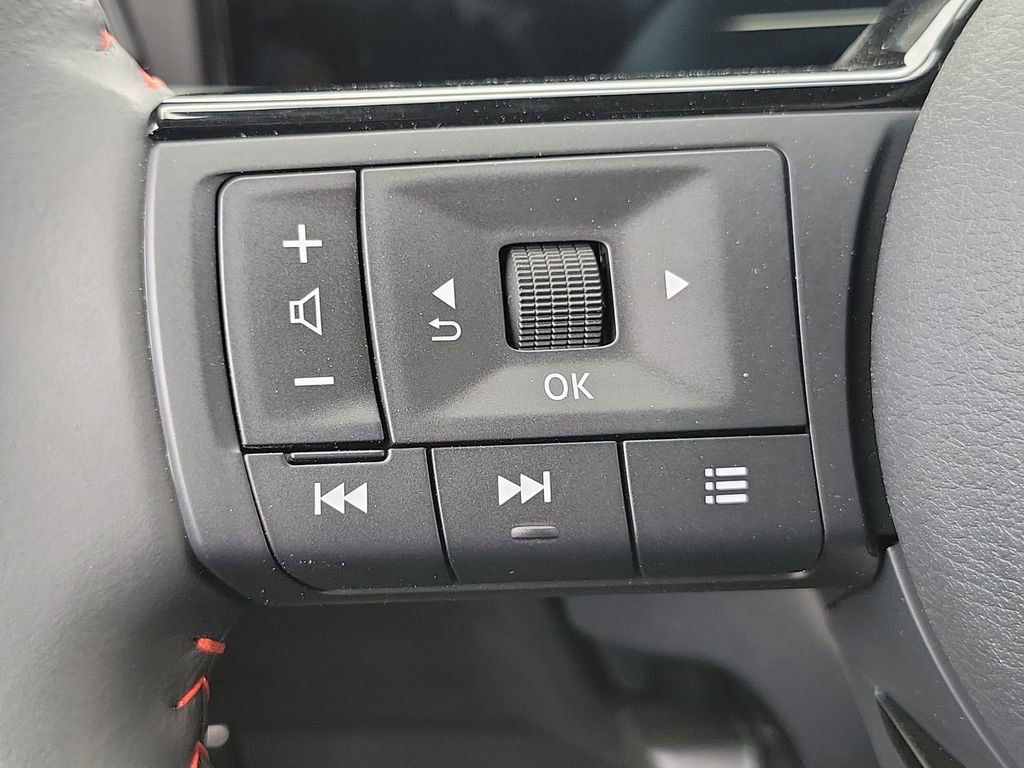 New 2025 Nissan Kicks SR image 7