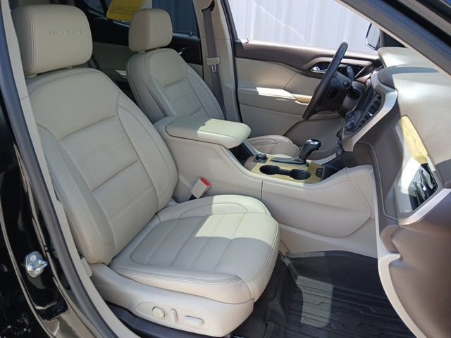 Used 2018 GMC Acadia Denali w/ Technology Package AWD/4WD image 32