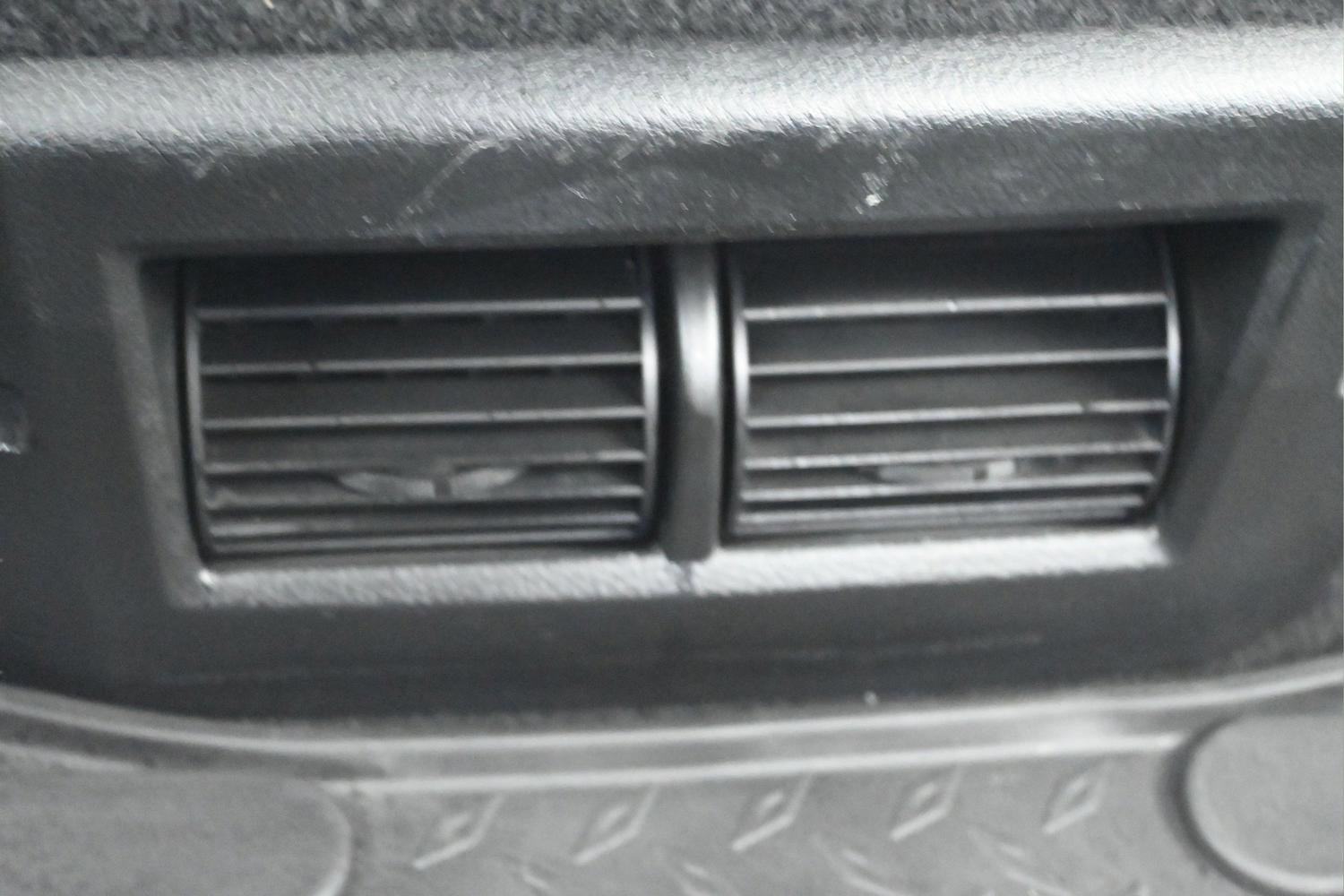 Used 2022 RAM 1500 Classic SLT w/ Protection Group AWD/4WD image 21