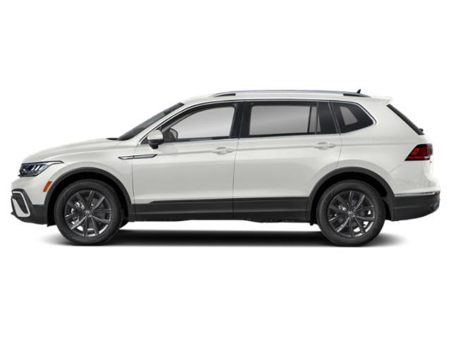 Used 2022 Volkswagen Tiguan SE w/ Panoramic Sunroof Package image 3
