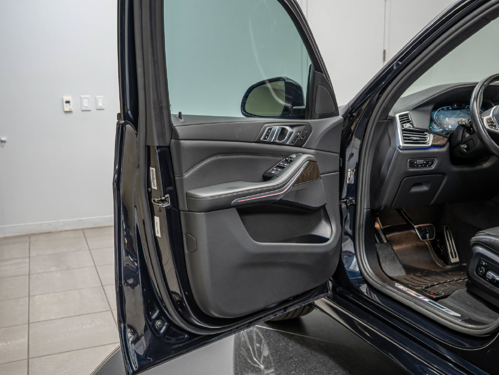 Used 2022 BMW X5 xDrive40i w/ M Sport Package AWD/4WD image 29