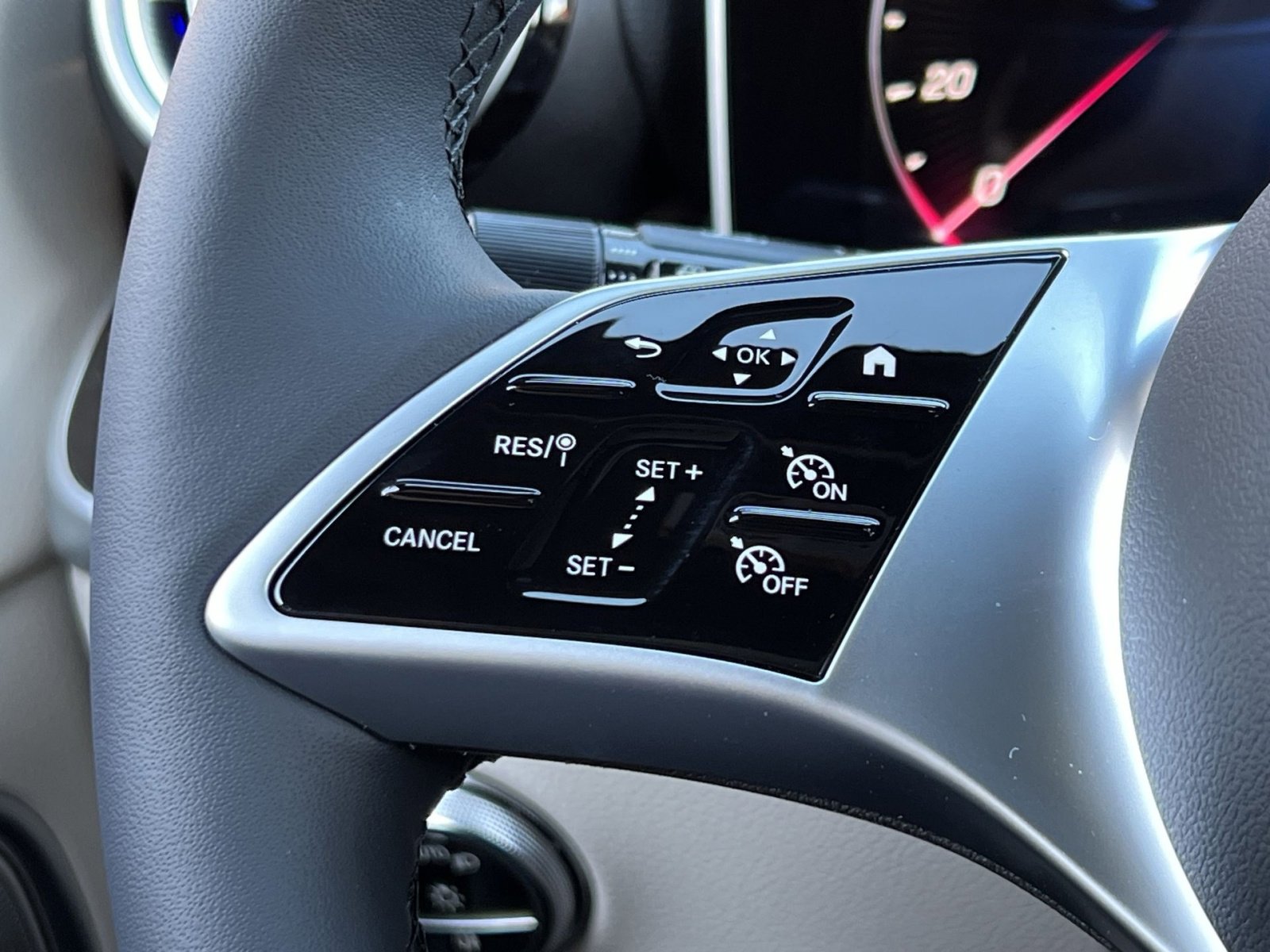 New 2026 Mercedes-Benz GLC 300 4MATIC image 30