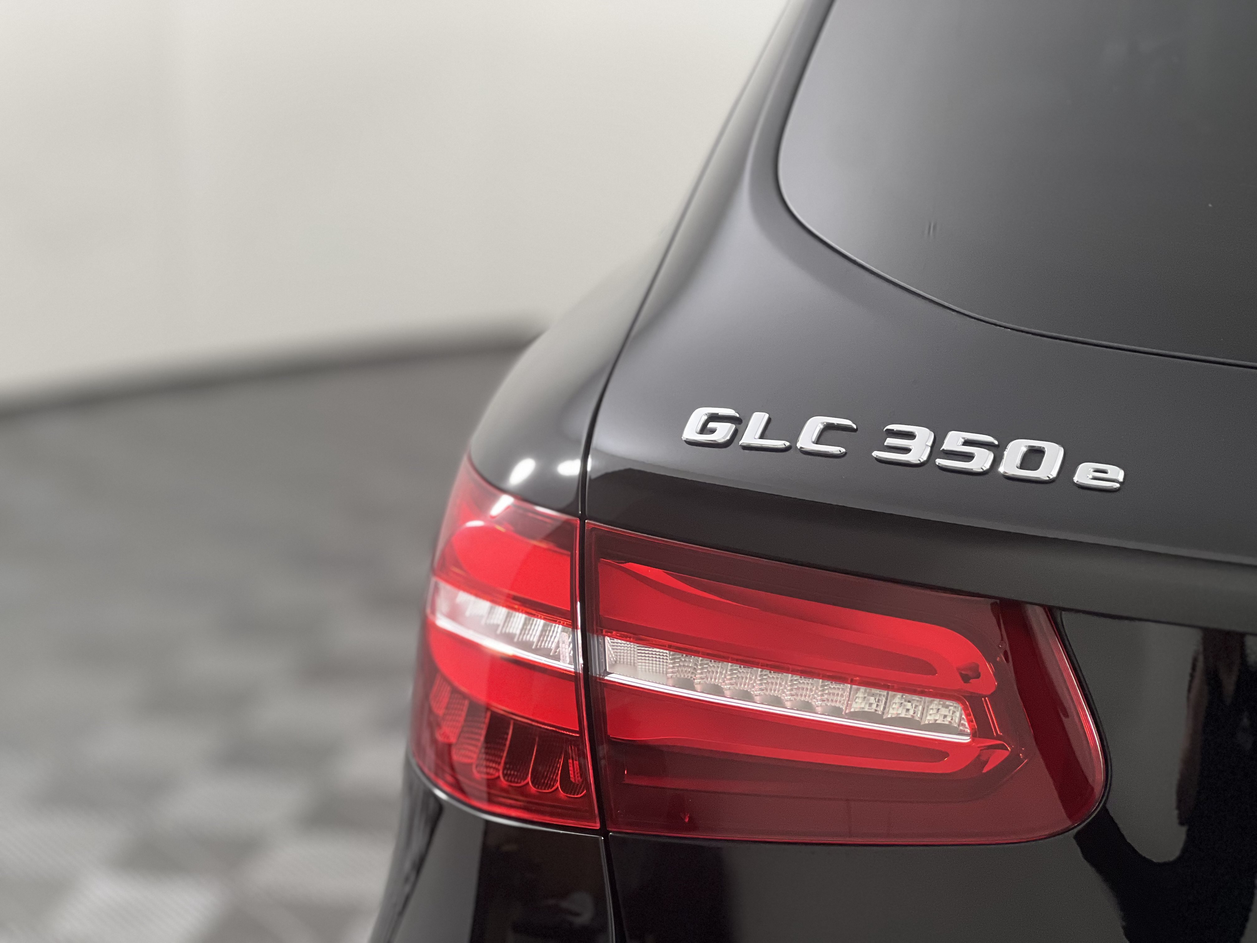 Used 2019 Mercedes-Benz GLC 350e 4MATIC image 13