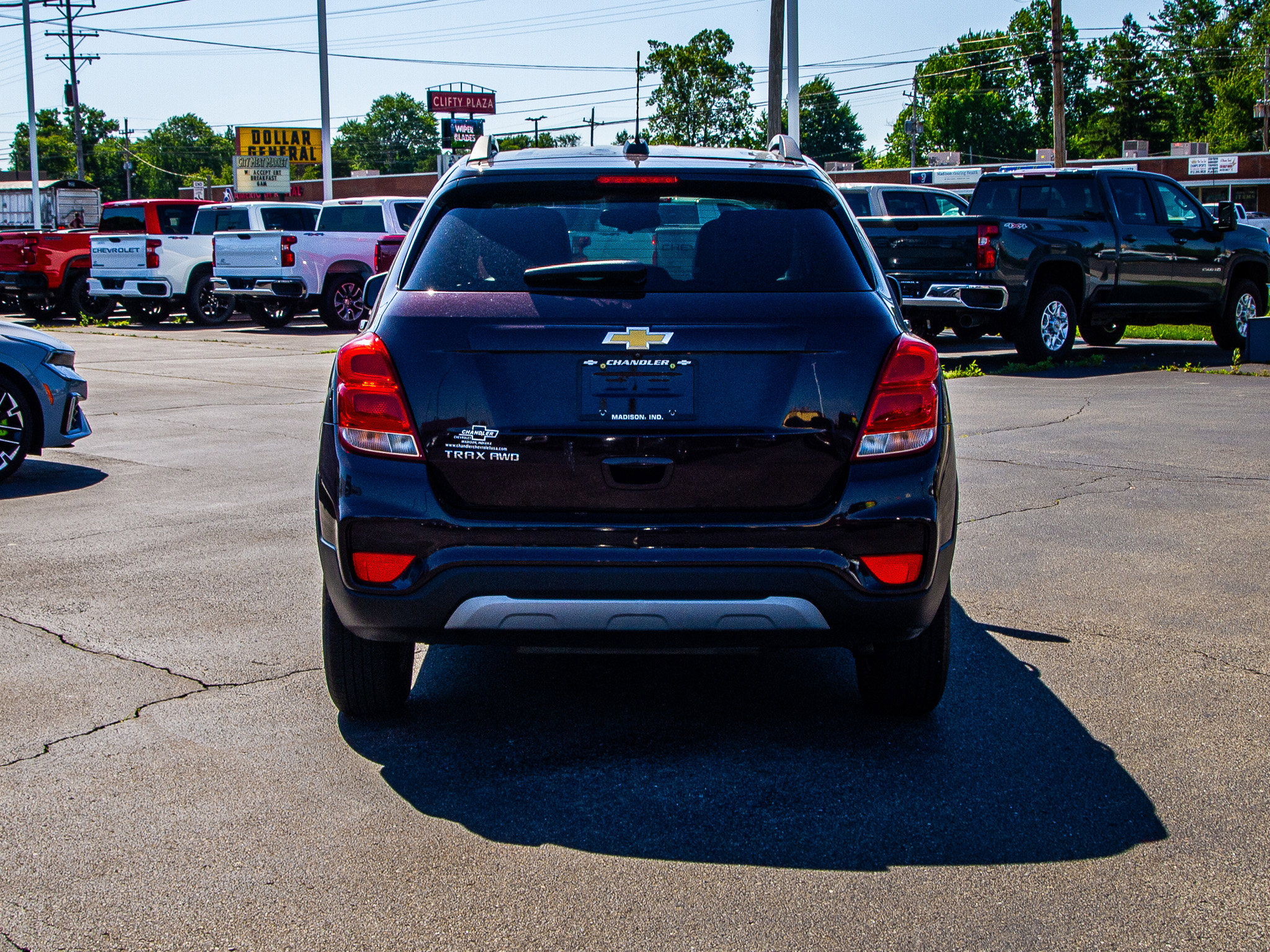 Used 2021 Chevrolet Trax LT w/ Premium Seat Package AWD/4WD image 6