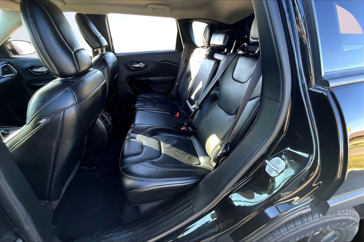 Used 2023 Jeep Cherokee Altitude Lux image 26