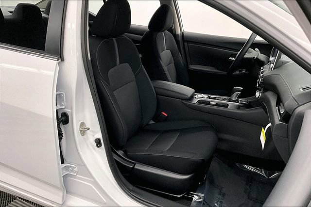New 2025 Nissan Sentra SV w/ All-Weather Package image 32