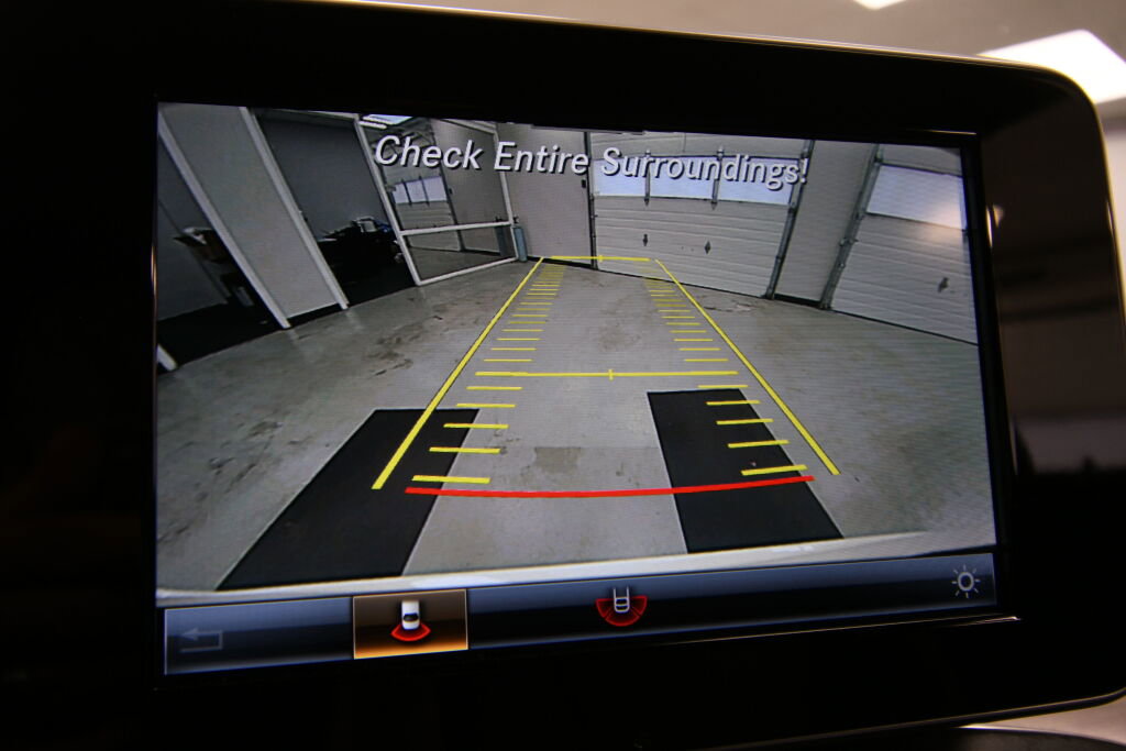 Used 2019 Mercedes-Benz GLC 300 4MATIC image 19