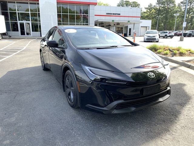 Used 2023 Toyota Prius LE image 2