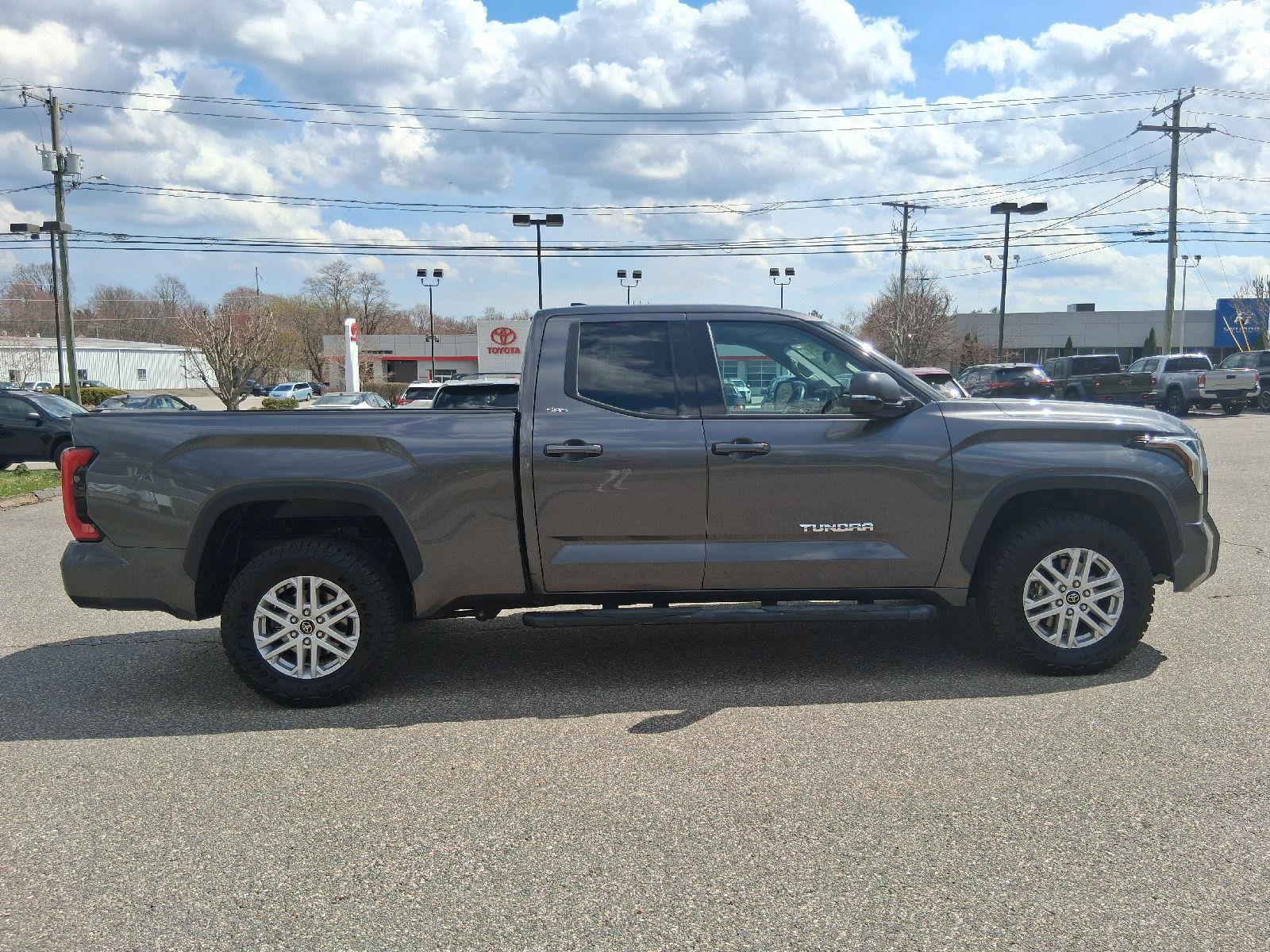 Used 2022 Toyota Tundra SR5 w/ SR5 Premium Package AWD/4WD image 7