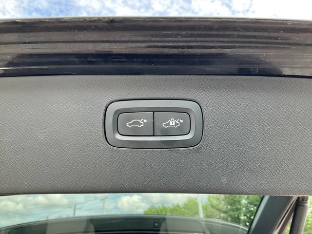 Used 2020 Volvo XC90 T6 Momentum AWD/4WD image 21