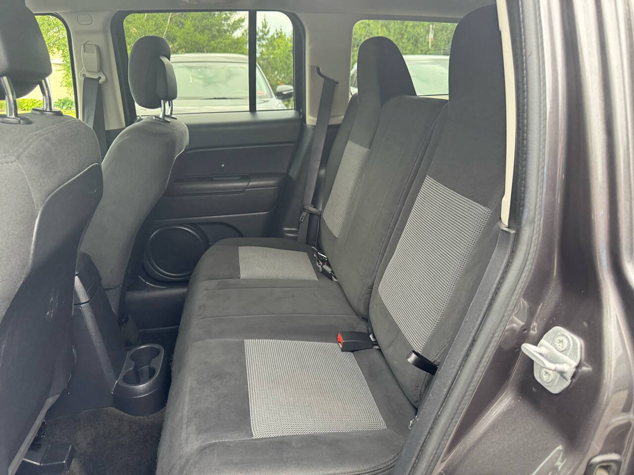Used 2017 Jeep Patriot Latitude w/ Sun/Sound Group AWD/4WD image 22