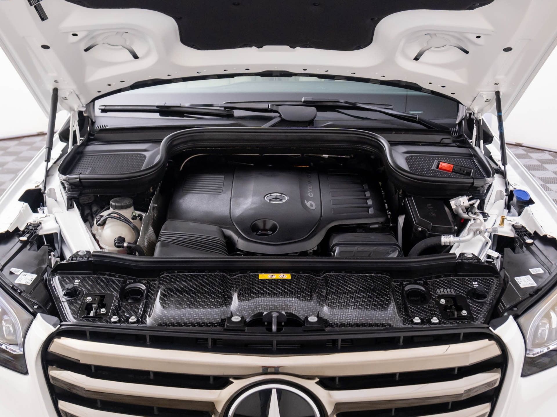 Used 2025 Mercedes-Benz GLS 450 4MATIC image 32