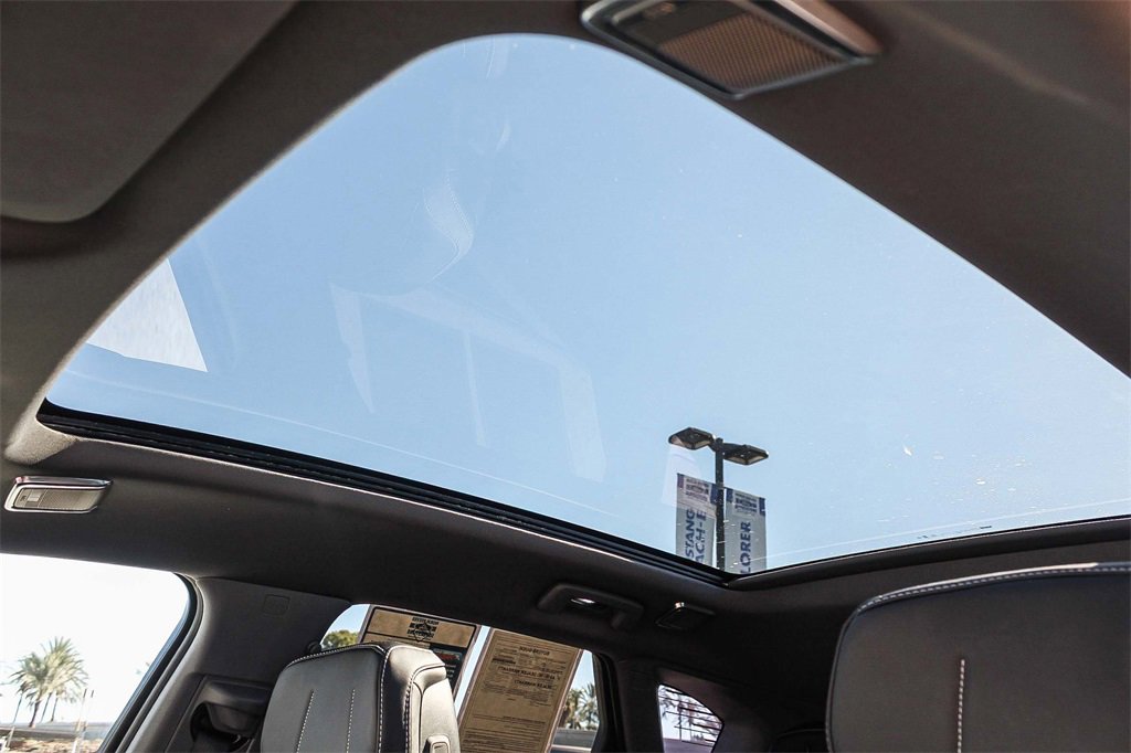 Used 2025 Cadillac Optiq Sport 2 w/ LPO, Floor Liner Package image 31