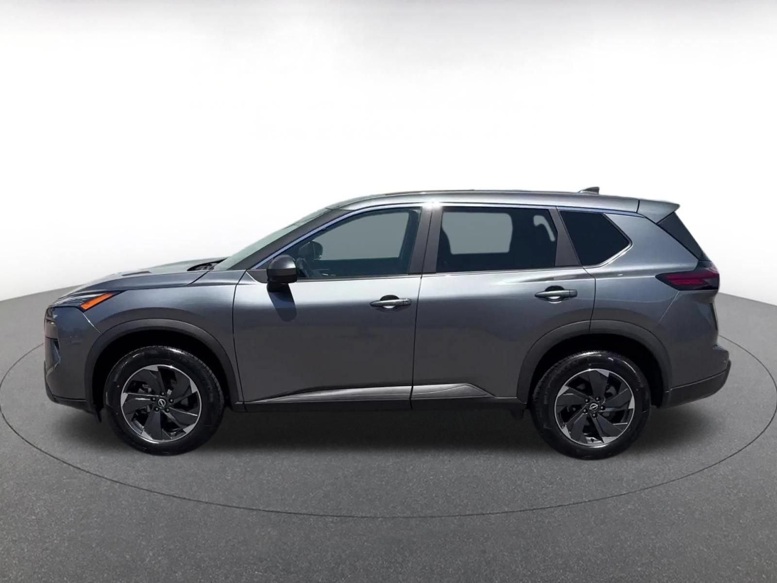 Used 2025 Nissan Rogue SV FWD image 9