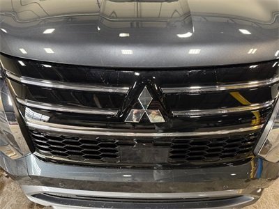 New 2025 Mitsubishi Outlander SEL image 32