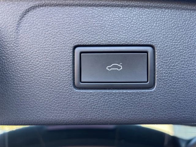 Used 2024 Volkswagen Atlas SEL Premium R-Line image 38