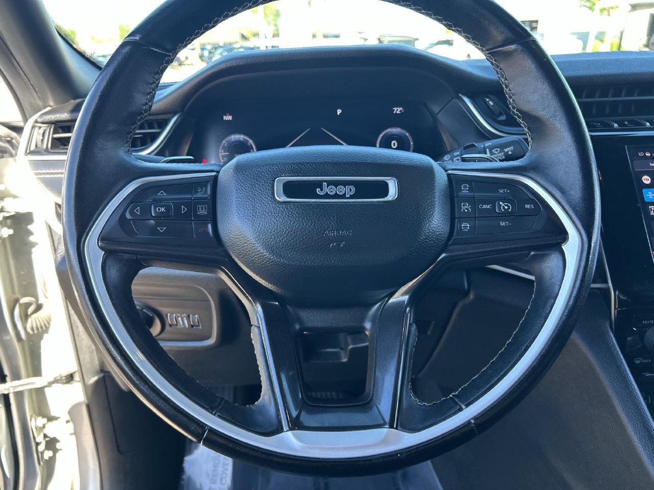 Used 2022 Jeep Grand Cherokee L Laredo RWD image 24