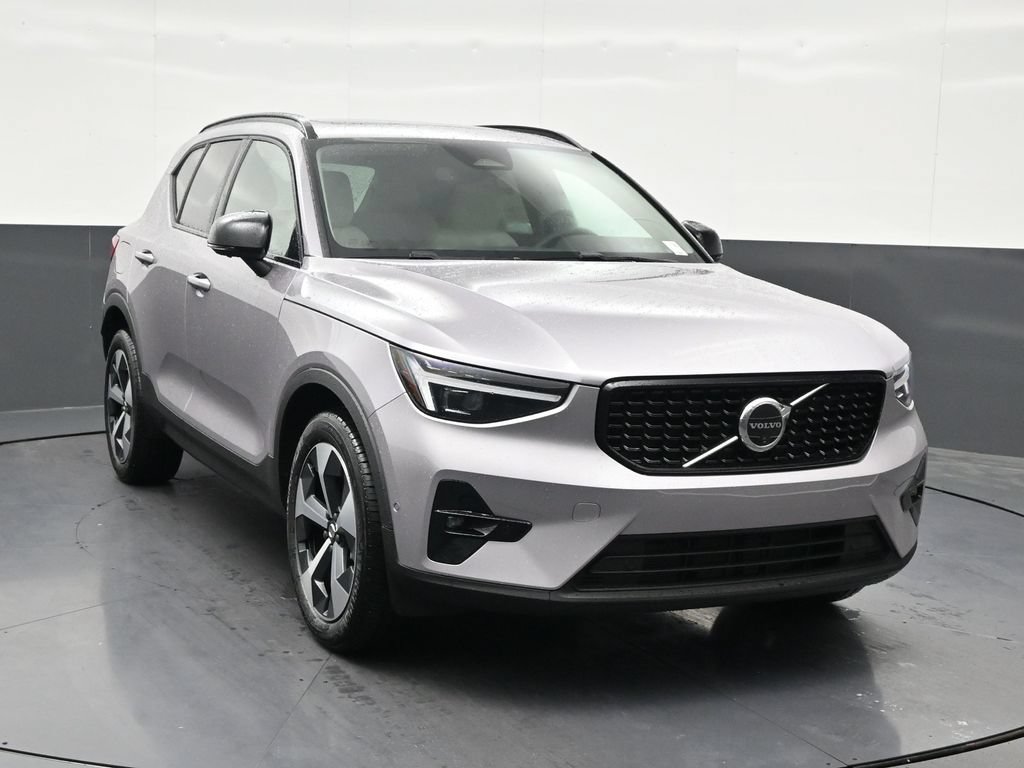 New 2026 Volvo XC40 B5 Plus w/ Protection Package Premier AWD/4WD image 7