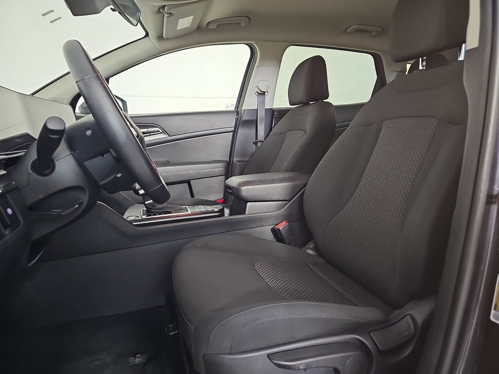 Used 2026 Kia Sportage LX FWD image 14