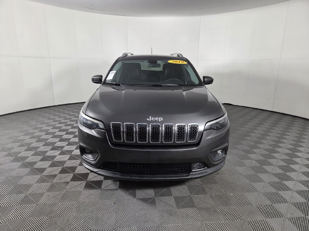 Used 2019 Jeep Cherokee Latitude Plus FWD image 4