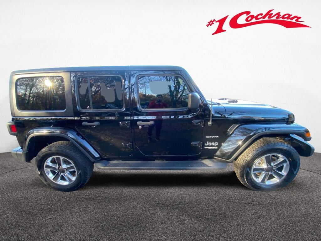 Used 2022 Jeep Wrangler Unlimited Sahara w/ Cold Weather Group image 8