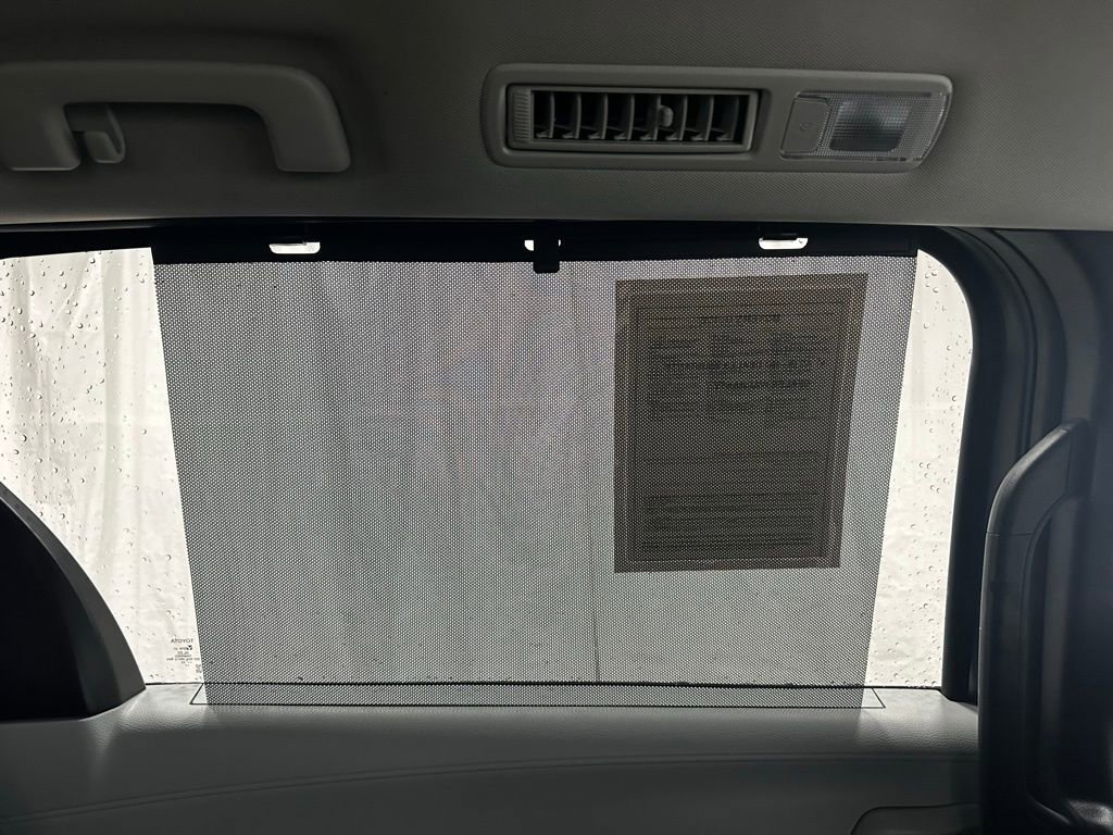 Used 2025 Toyota Sienna LE image 45