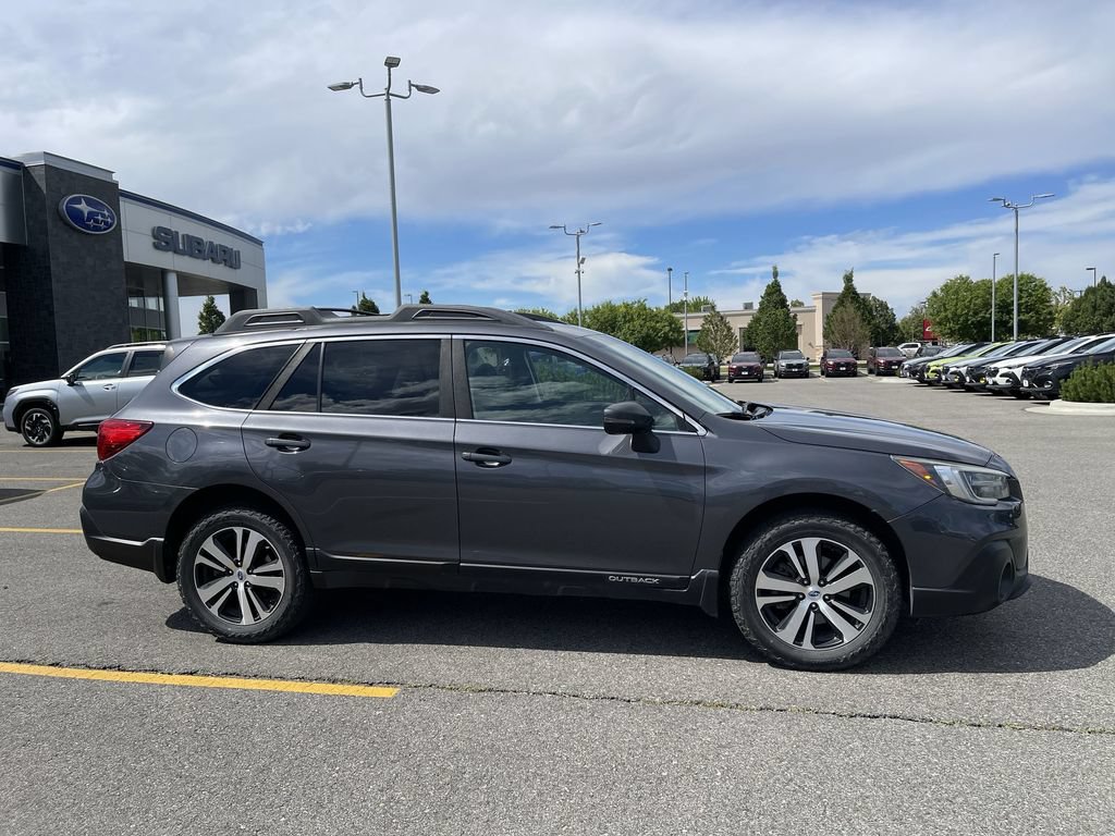 Used 2018 Subaru Outback 3.6R Limited AWD/4WD image 8