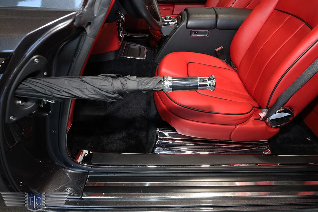Used 2017 Rolls-Royce Phantom Drophead Coupe RWD image 15