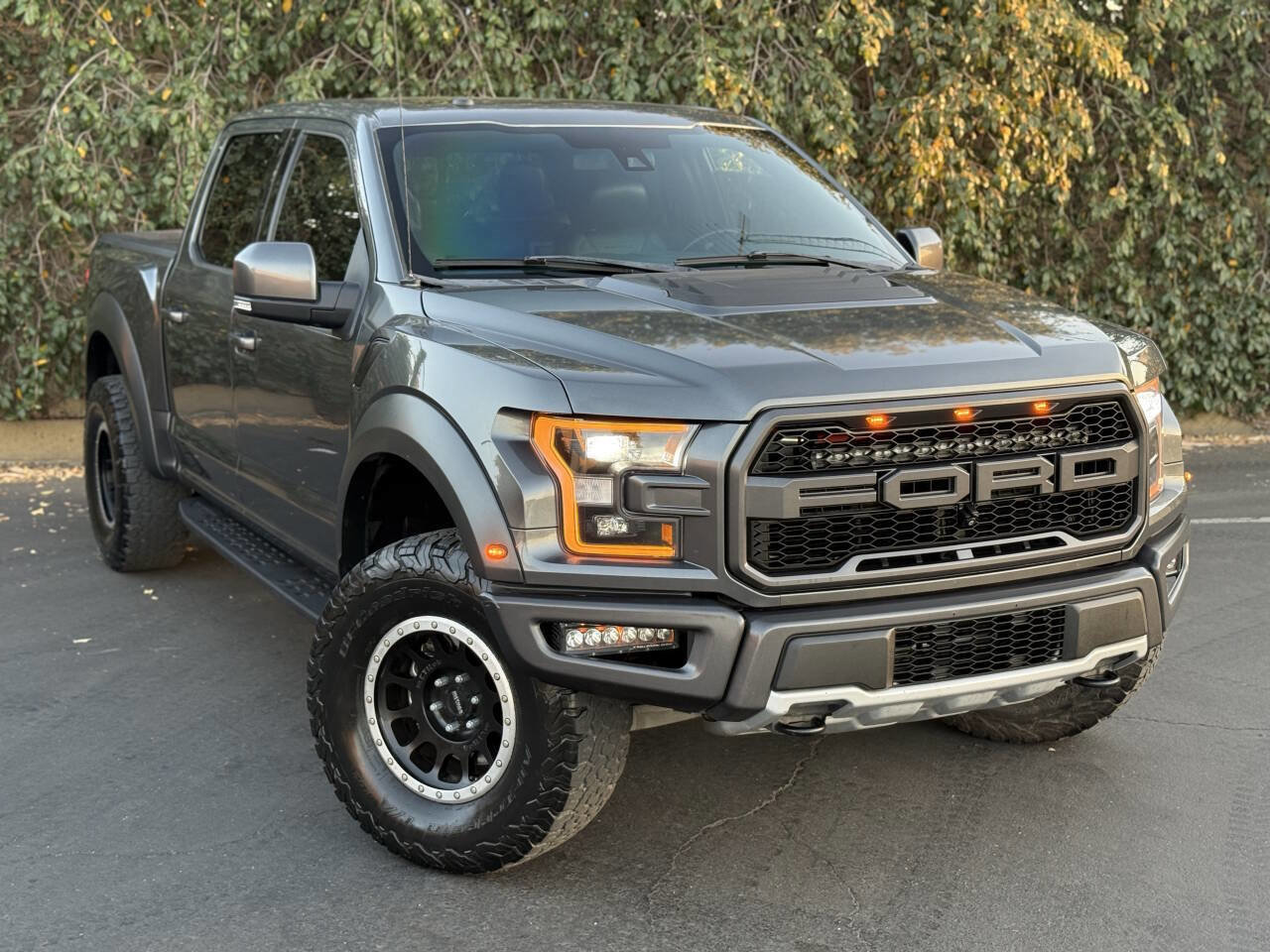 Used 2018 Ford F150 Raptor w/ Equipment Group 802A Luxury image 2