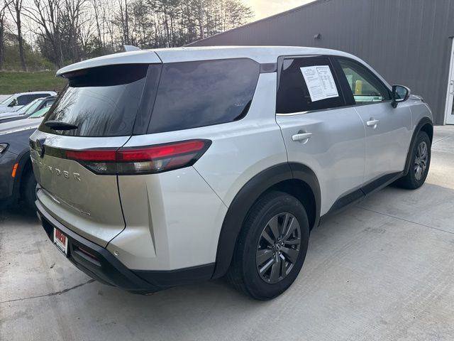 Used 2022 Nissan Pathfinder S image 6